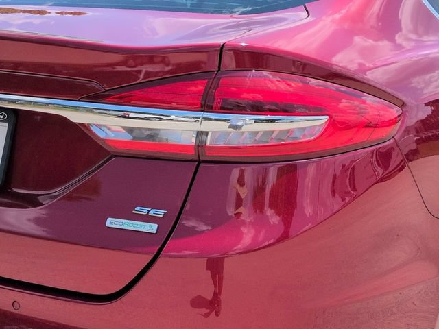 Certified 2018 Ford Fusion SE w/ Fusion SE Technology Package FWD image 14