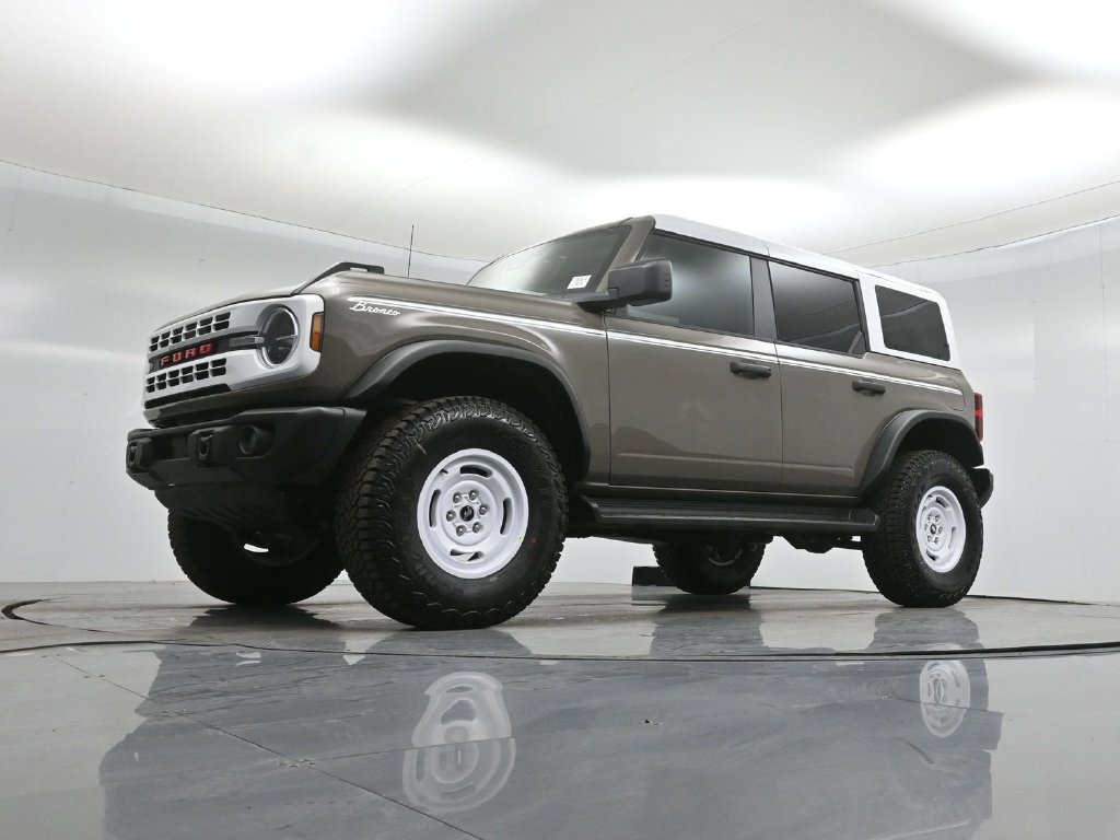 Certified 2026 Ford Bronco Heritage Edition AWD/4WD image 43