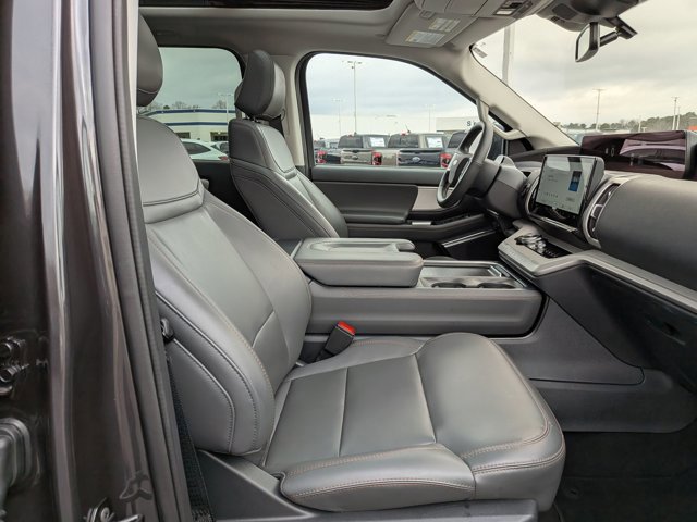 Certified 2025 Ford Expedition Active image 35