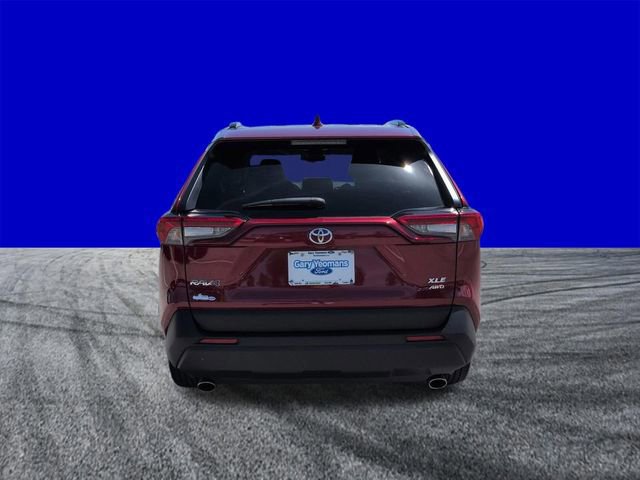 Used 2022 Toyota RAV4 XLE Premium image 4