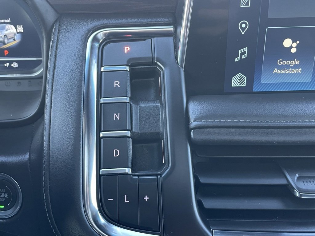 Used 2024 Chevrolet Suburban Z71 w/ Luxury Package image 46