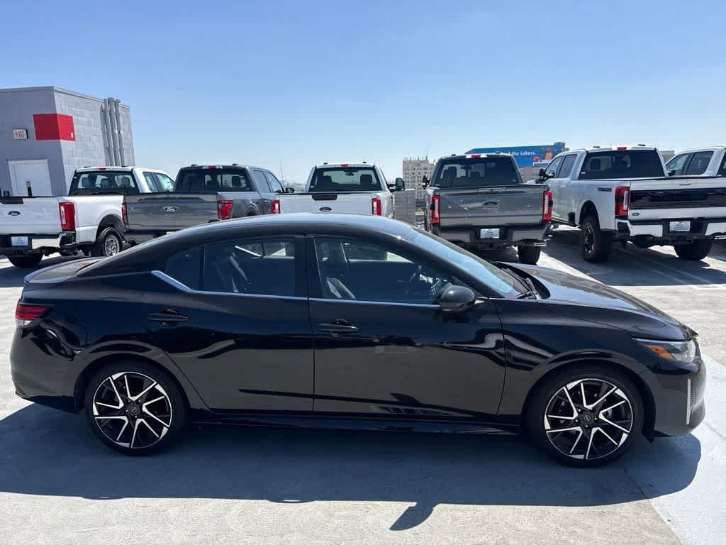 Used 2025 Nissan Sentra SR FWD image 6