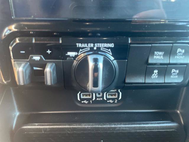 Used 2023 RAM 1500 Laramie AWD/4WD image 17