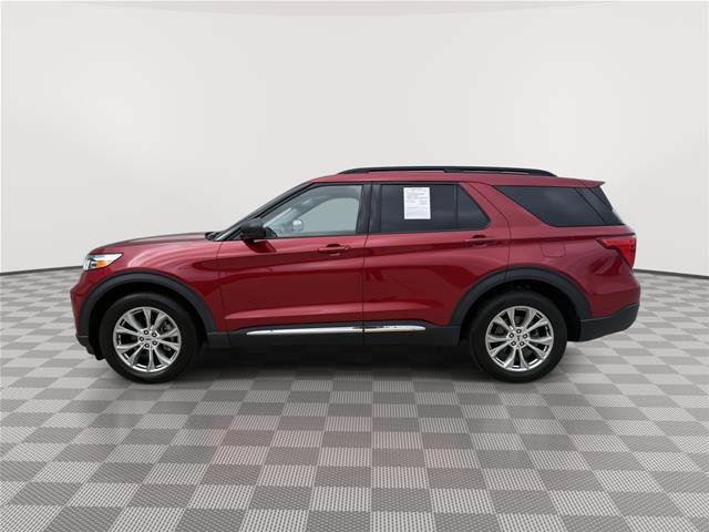 Certified 2021 Ford Explorer XLT w/ Equipment Group 202A AWD/4WD image 4