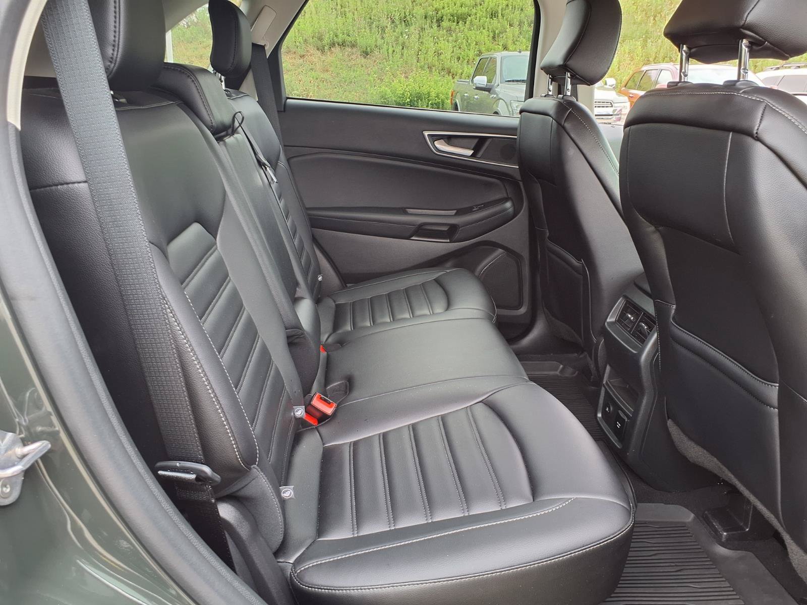 Certified 2024 Ford Edge SEL w/ Convenience Package AWD/4WD image 8