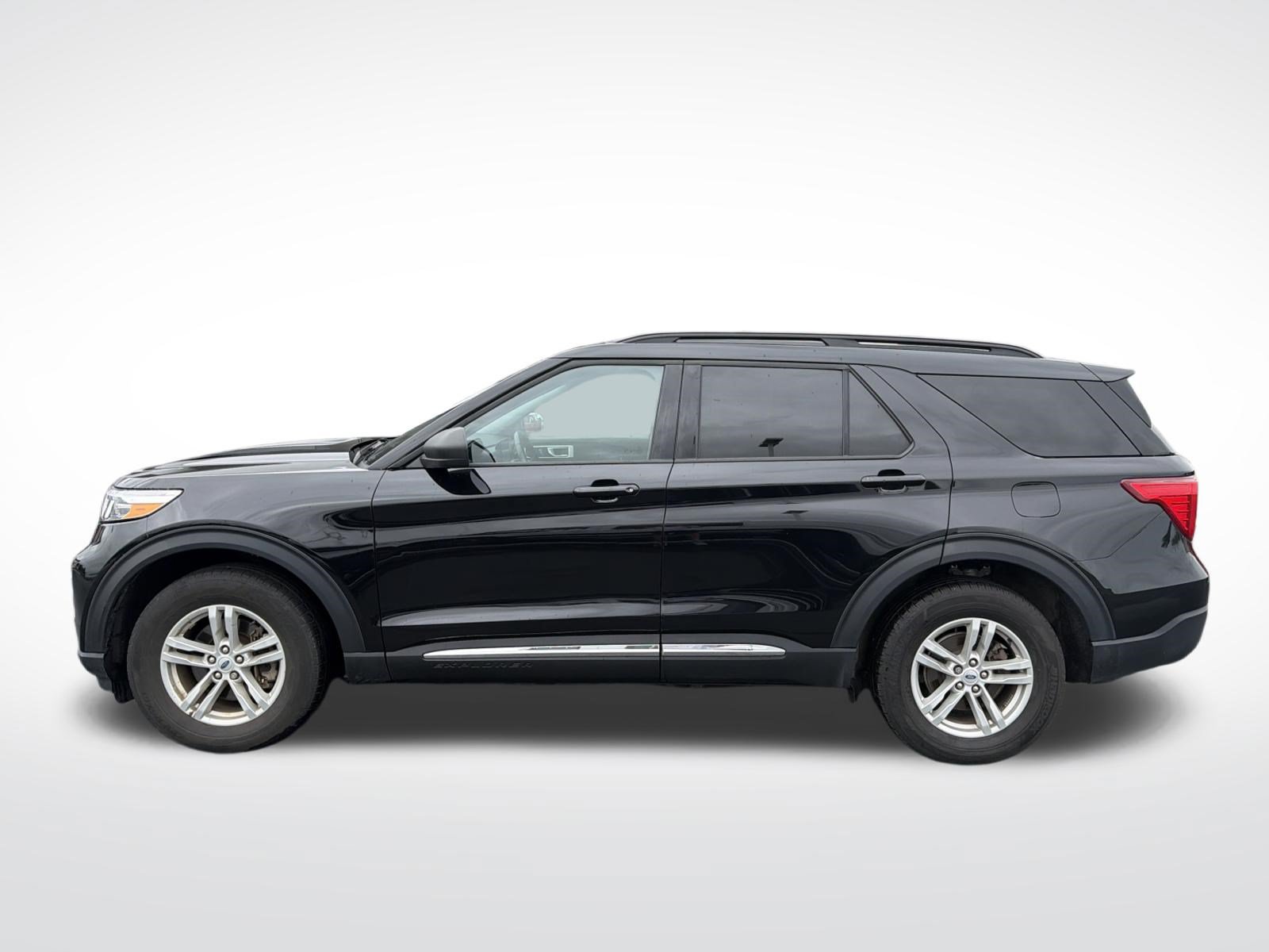 Certified 2024 Ford Explorer XLT w/ Equipment Group 202A AWD/4WD image 17