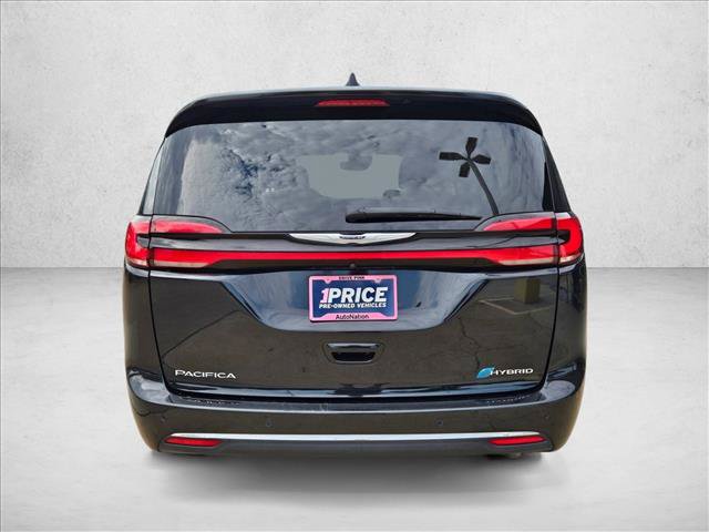 Used 2023 Chrysler Pacifica Touring-L FWD image 7