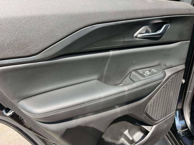 Used 2025 Jeep Grand Cherokee Altitude AWD/4WD image 17