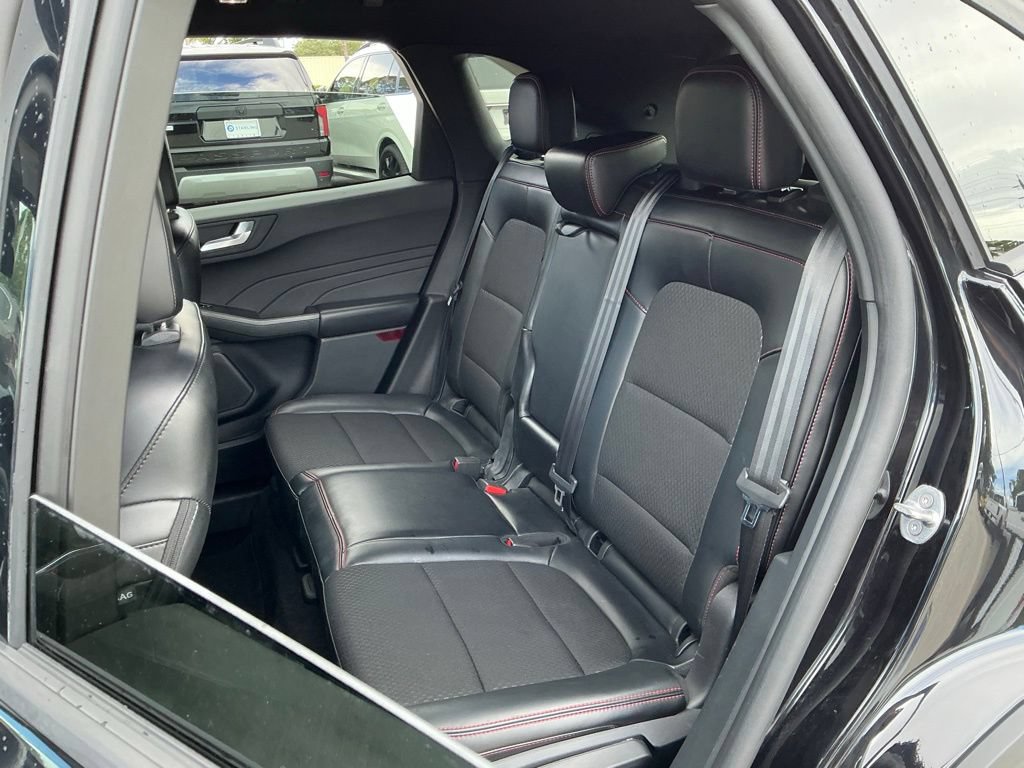Certified 2025 Ford Escape ST-Line FWD image 27