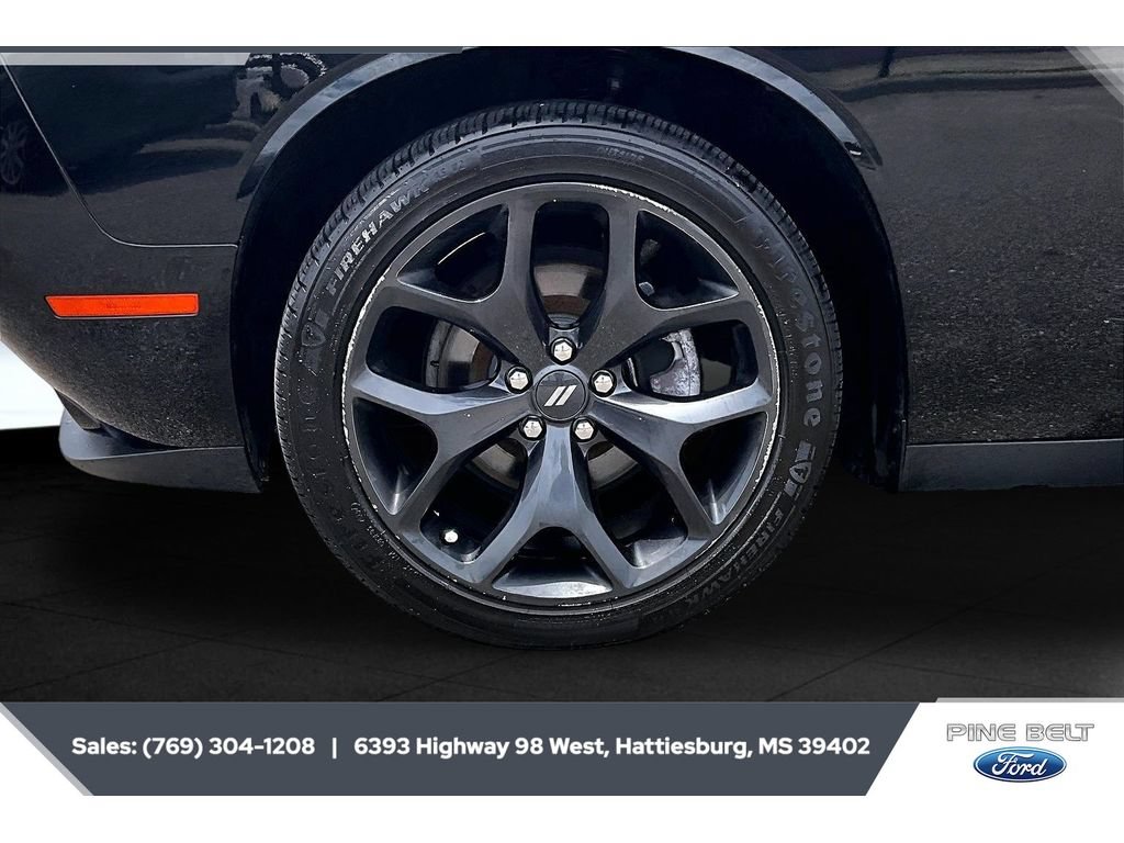 Used 2020 Dodge Challenger SXT w/ Blacktop Package RWD image 7