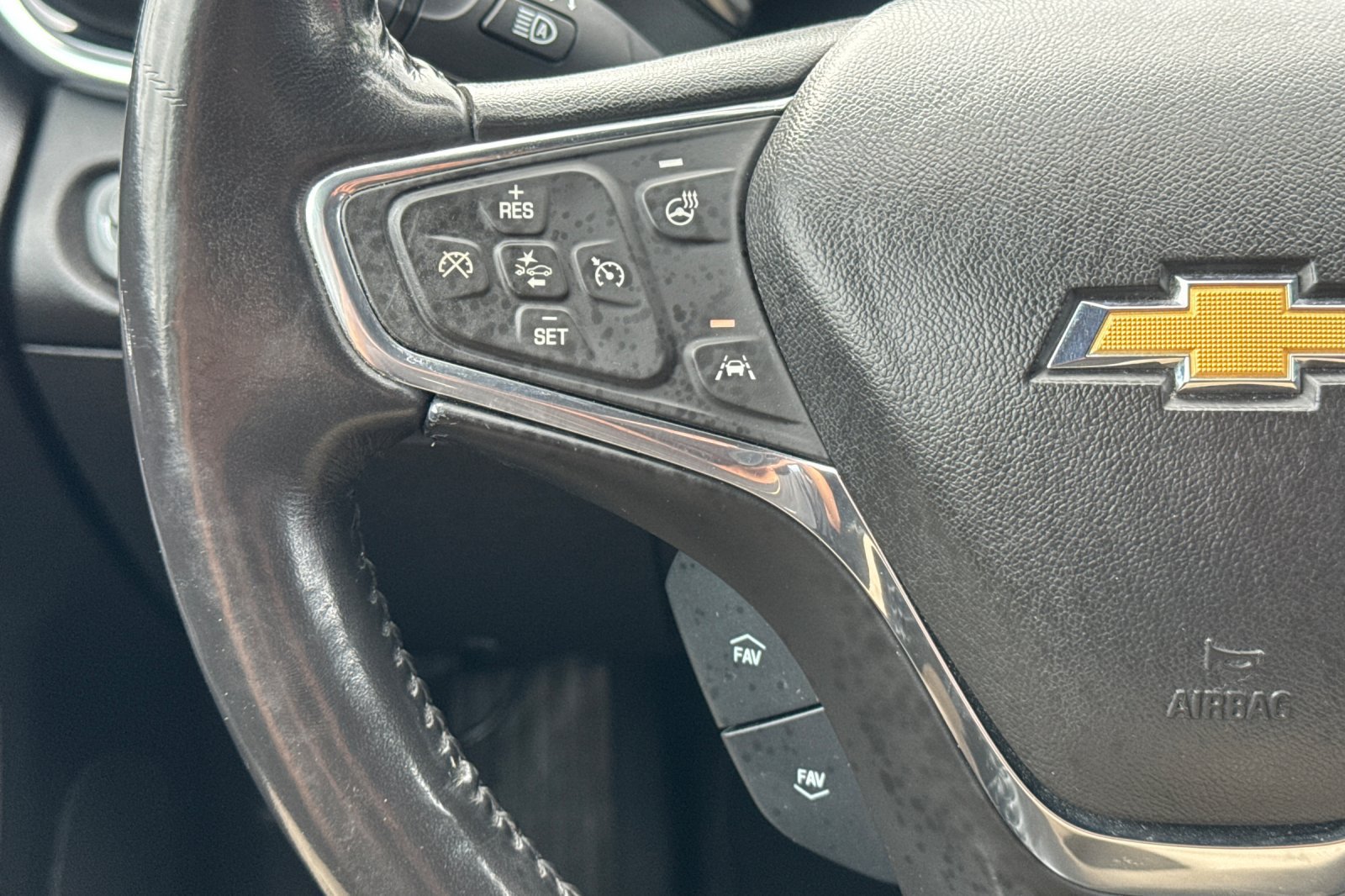 Used 2017 Chevrolet Volt Premier w/ Driver Confidence II Package FWD image 20