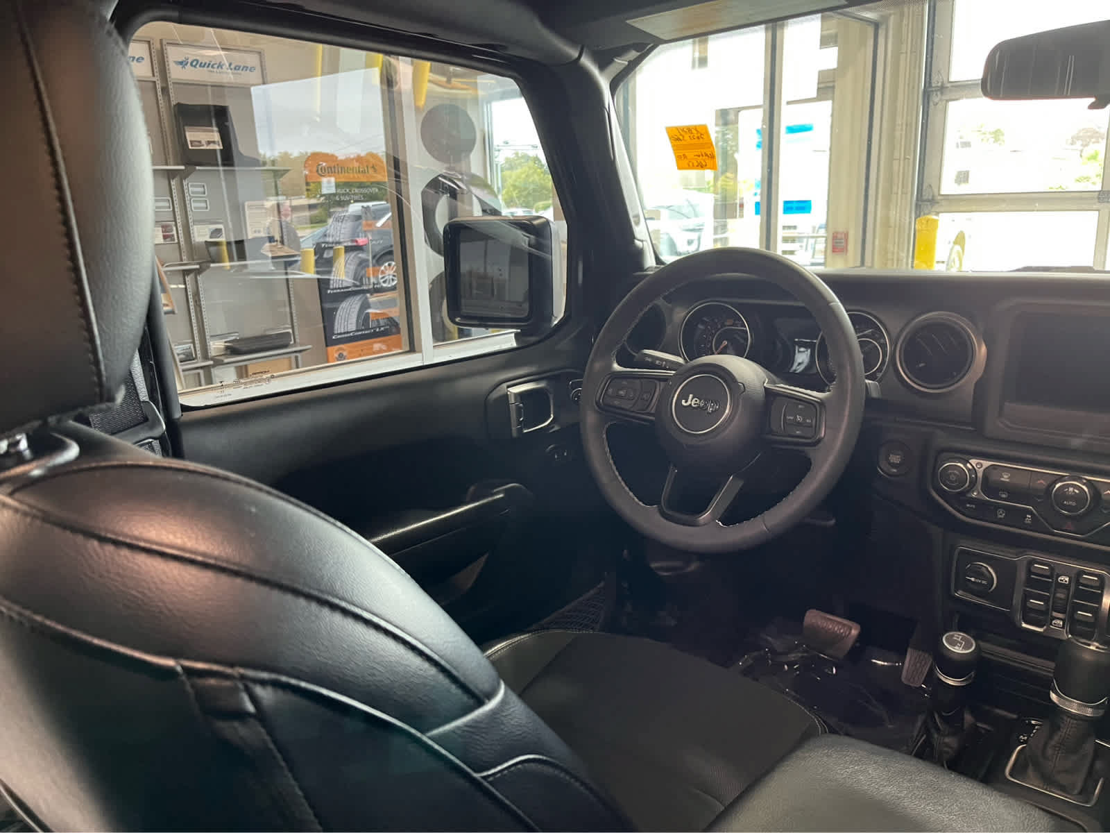 Used 2023 Jeep Wrangler Unlimited Sport AWD/4WD image 9