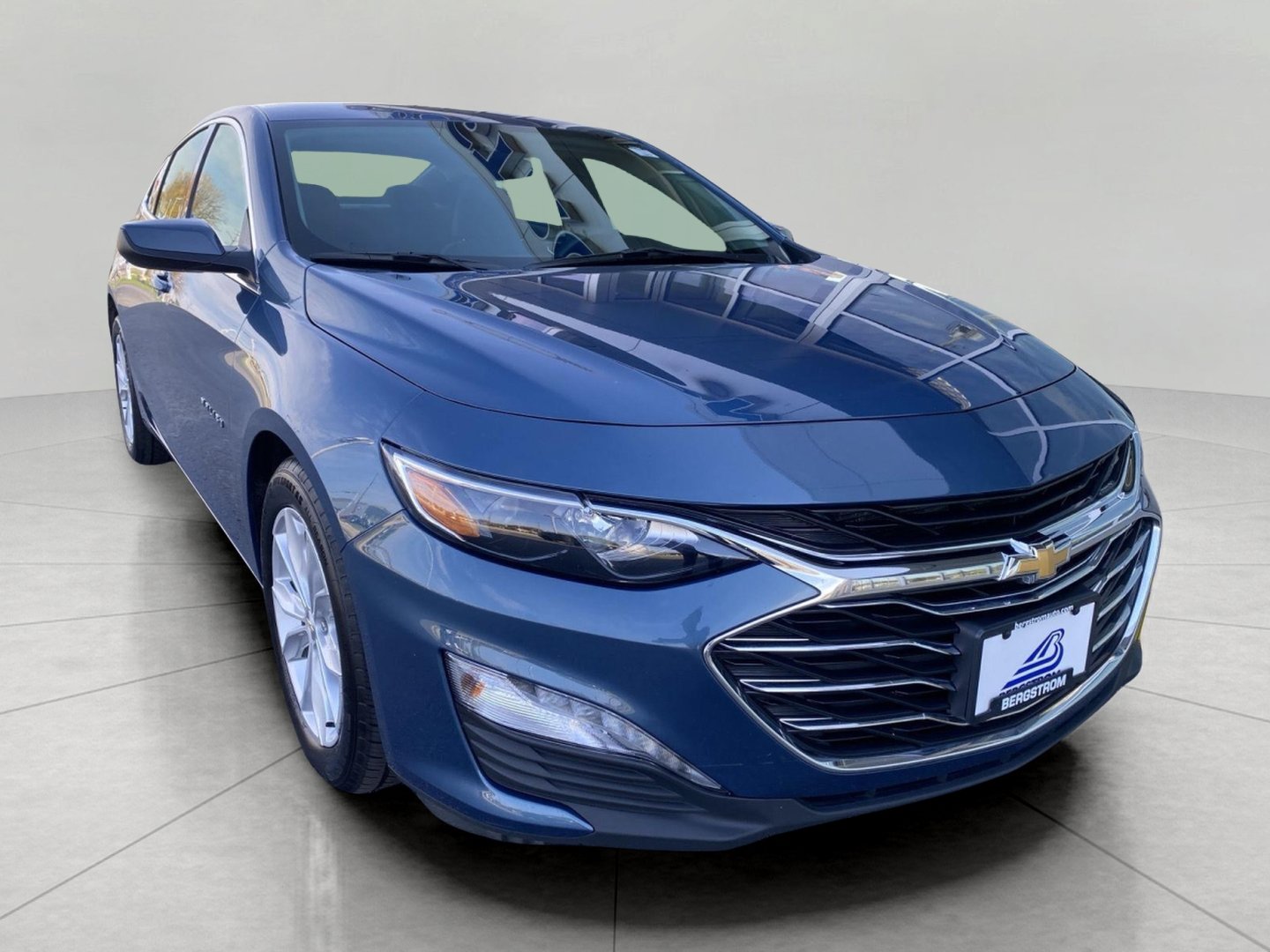Used 2025 Chevrolet Malibu LT