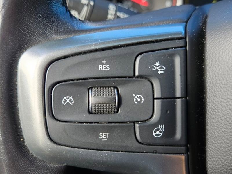 Used 2021 Chevrolet Tahoe Premier w/ Premium Package image 24