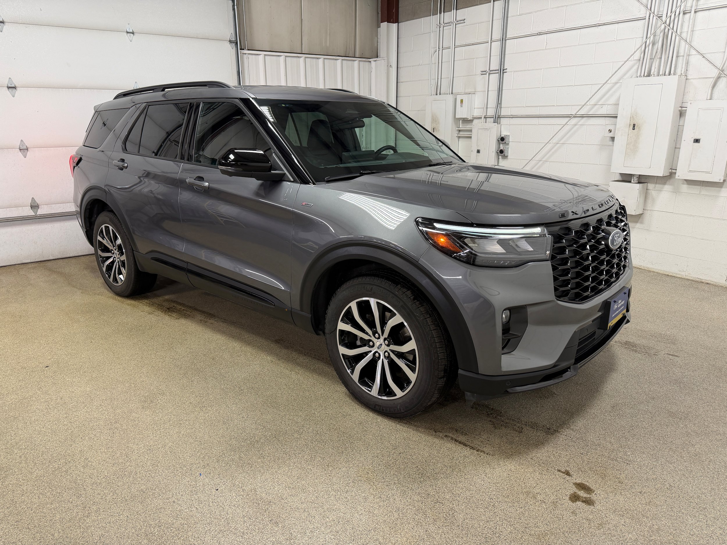 Certified 2025 Ford Explorer ST-Line AWD/4WD image 4
