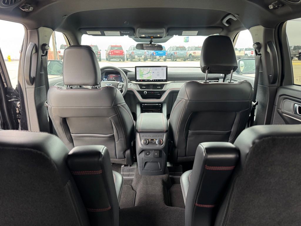 Certified 2025 Ford Explorer ST-Line image 36