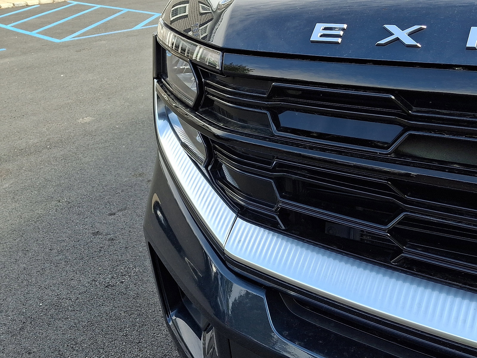 Certified 2025 Ford Expedition Platinum w/ Driver's Package AWD/4WD image 10