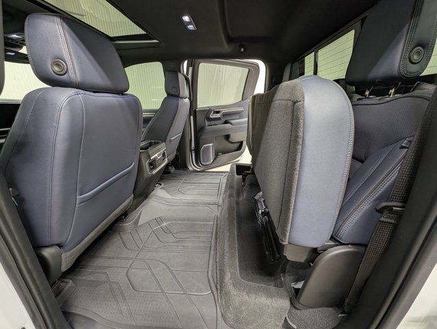 Used 2022 Chevrolet Silverado 1500 High Country w/ High Country Premium Package AWD/4WD image 20
