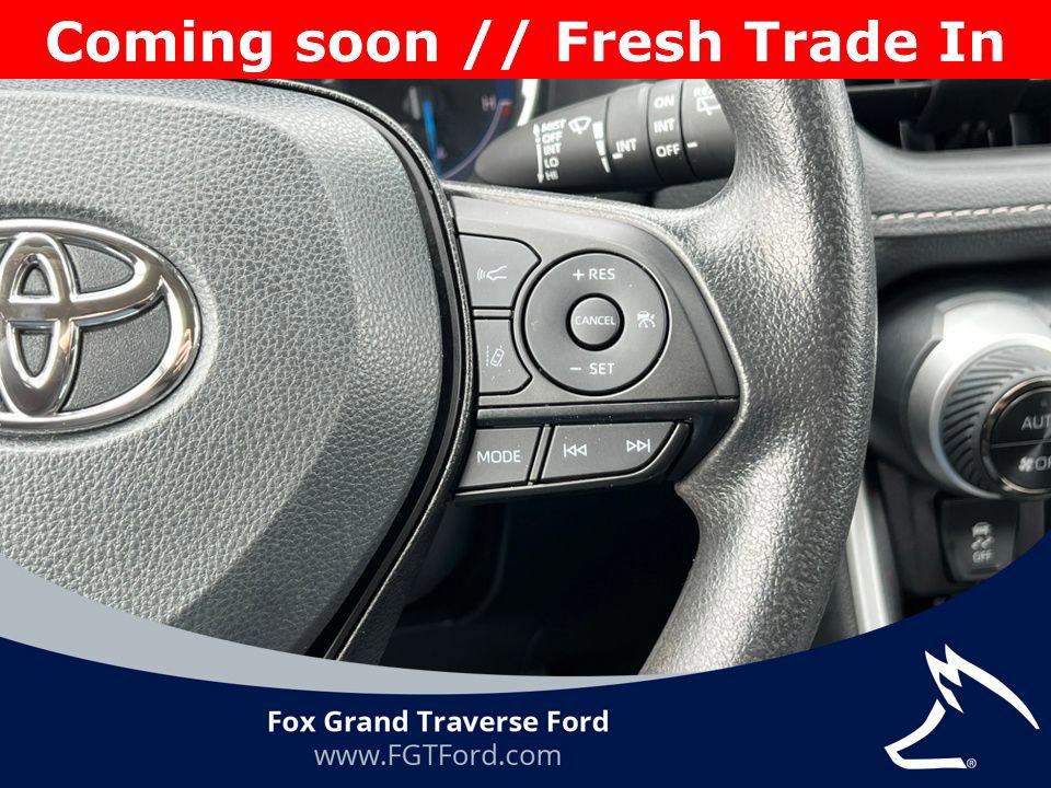 Used 2025 Toyota RAV4 XLE image 22