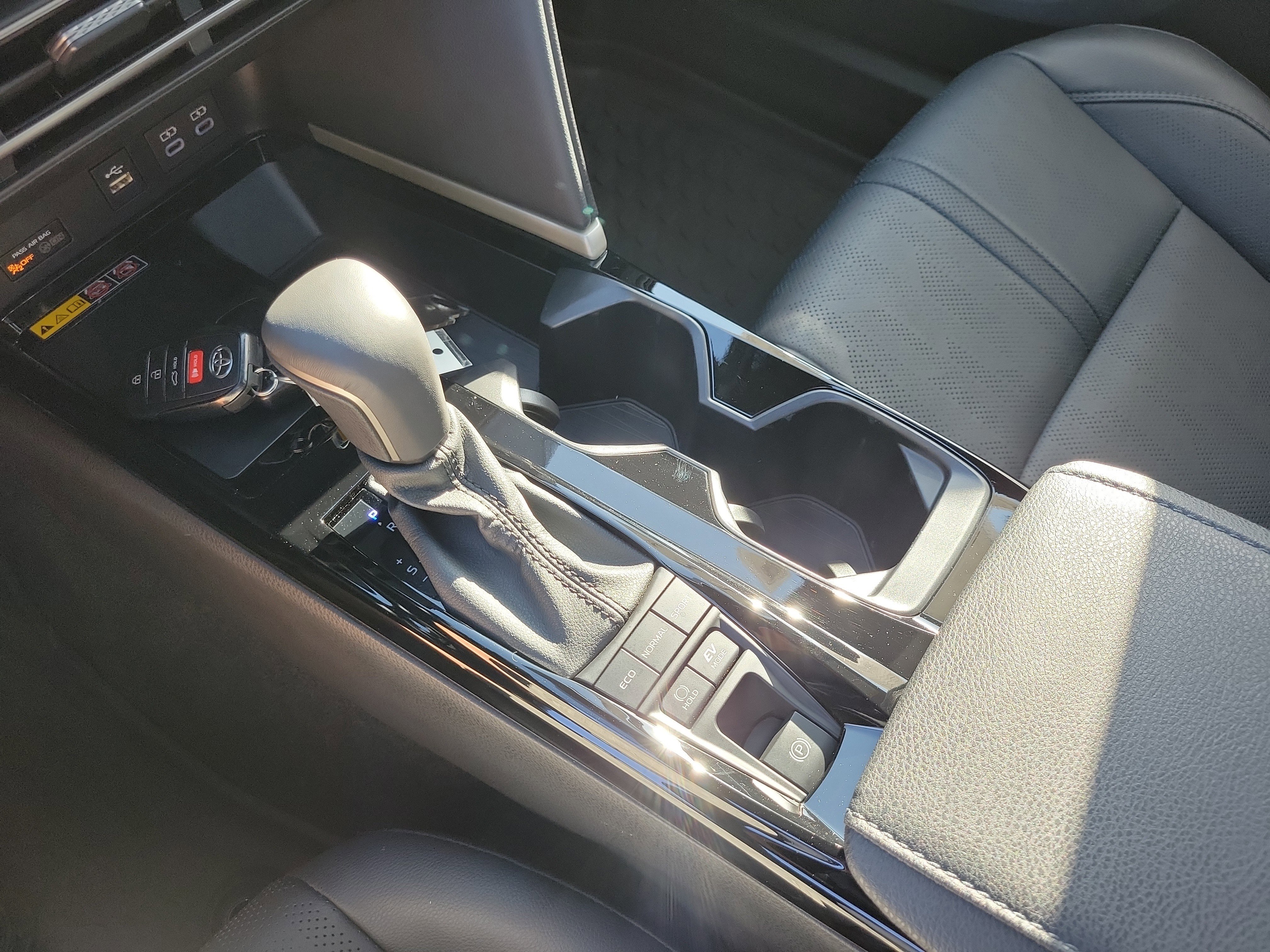 Used 2025 Toyota Camry XSE image 9