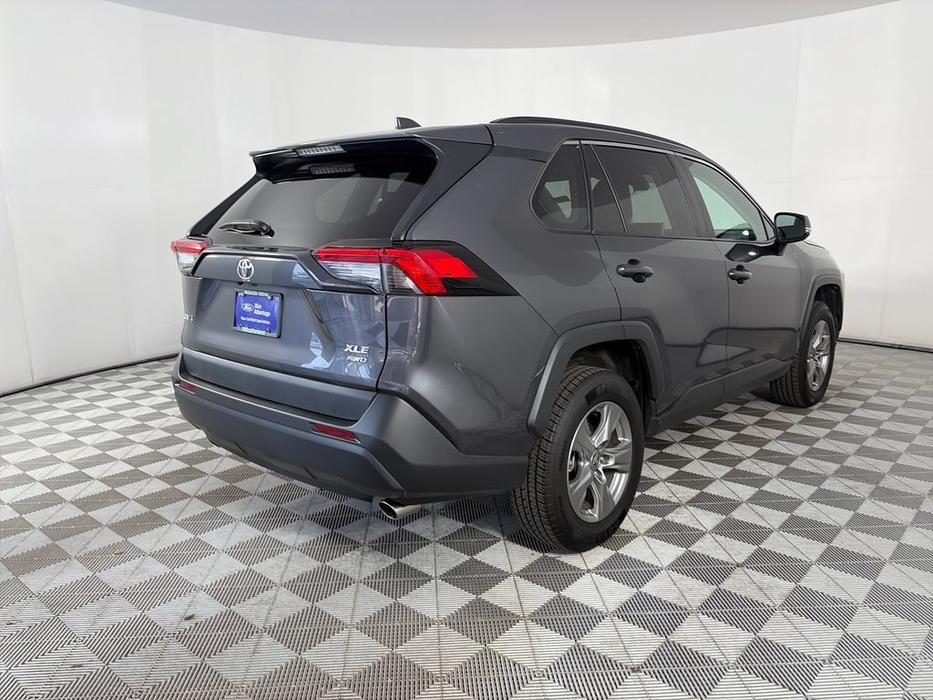 Used 2024 Toyota RAV4 XLE AWD/4WD image 7