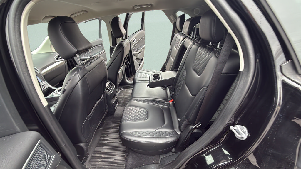 Certified 2024 Ford Edge Titanium AWD/4WD image 18
