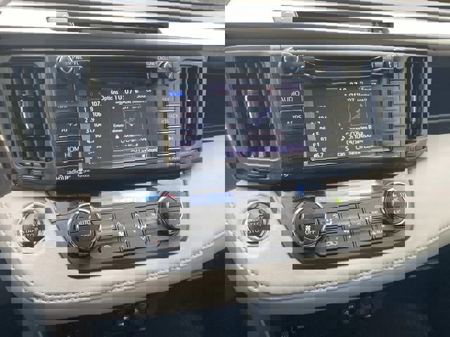 Used 2018 Toyota RAV4 XLE image 28