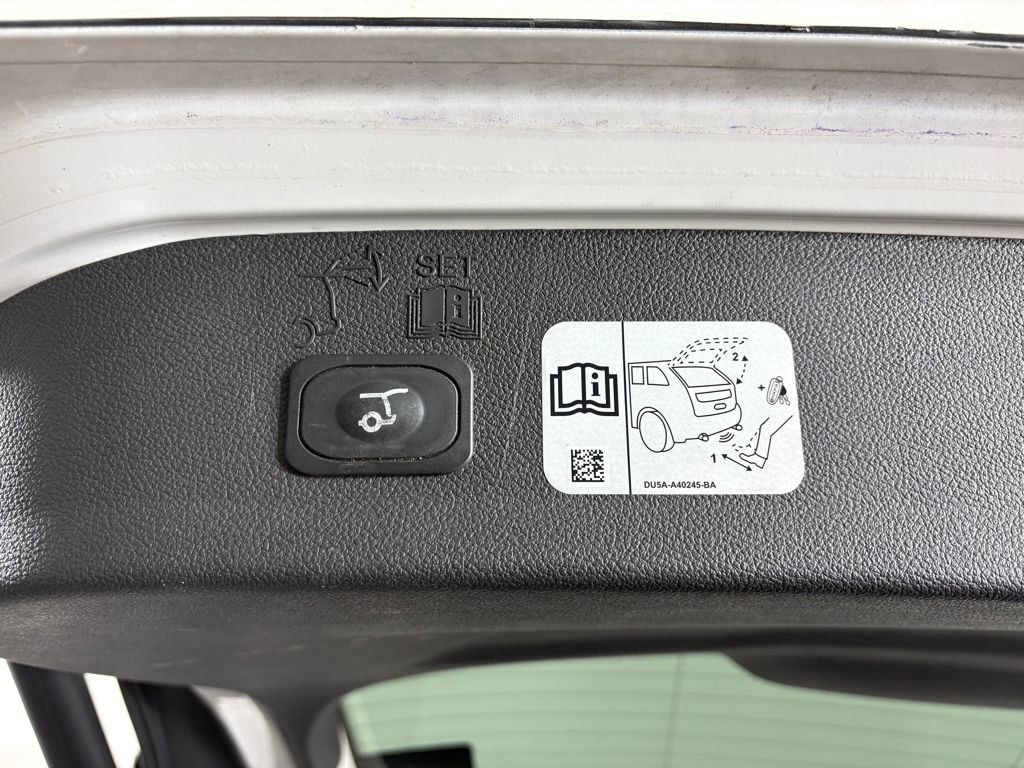 Certified 2017 Ford Escape Titanium w/ Equipment Group 301A image 32