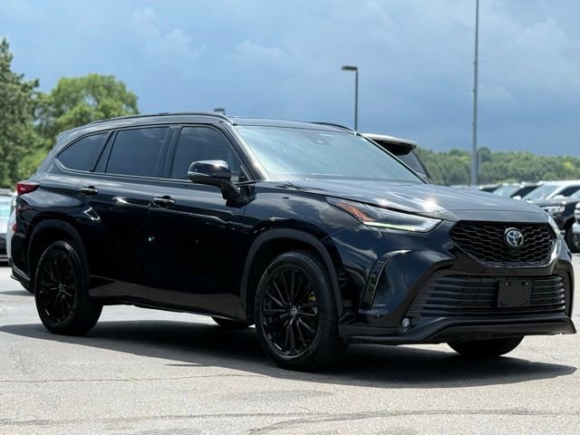 Used 2022 Toyota Highlander XSE image 16