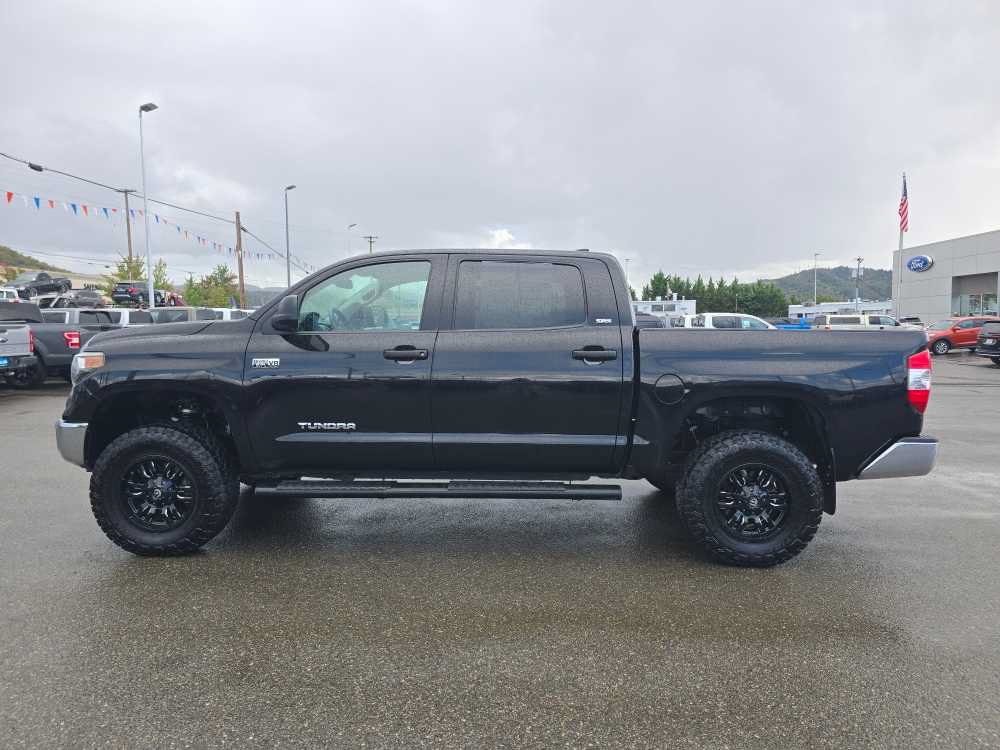 Used 2020 Toyota Tundra SR5 AWD/4WD image 2