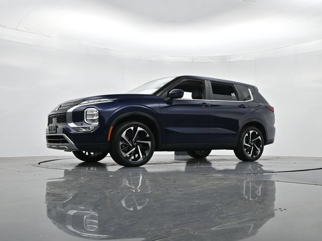 Used 2023 Mitsubishi Outlander SE FWD image 40
