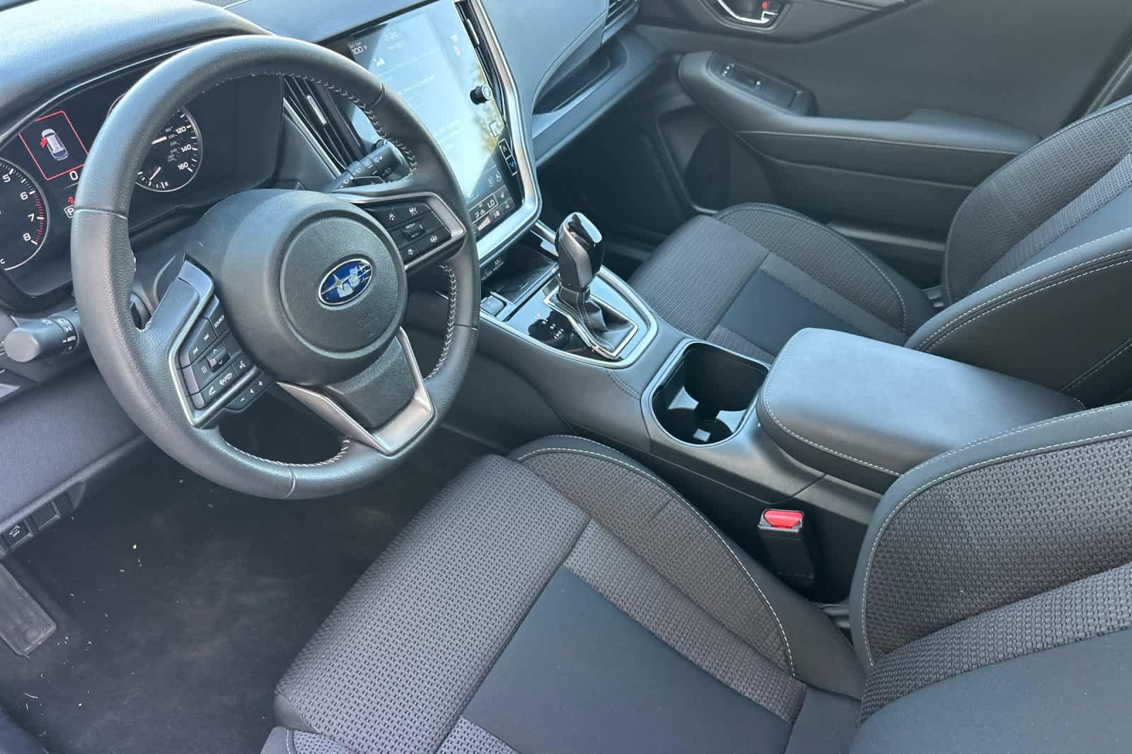 Used 2025 Subaru Outback Premium AWD/4WD image 12