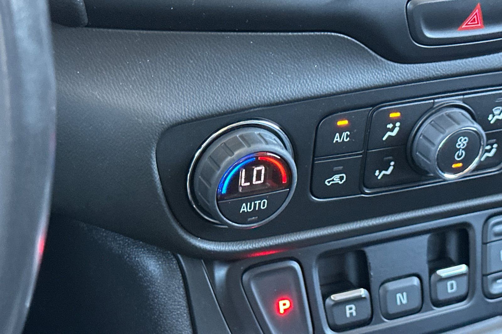 Used 2021 GMC Terrain SLT w/ Elevation Edition FWD image 28