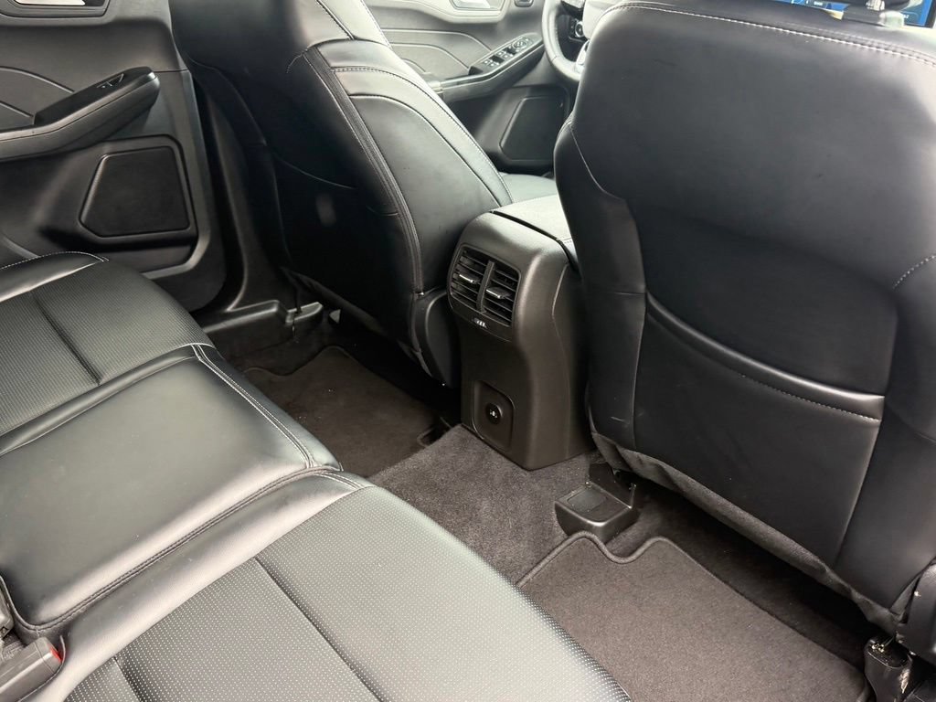 Certified 2025 Ford Escape Platinum AWD/4WD image 48