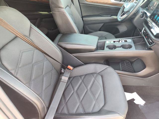 Used 2024 Volkswagen Atlas SE FWD image 13