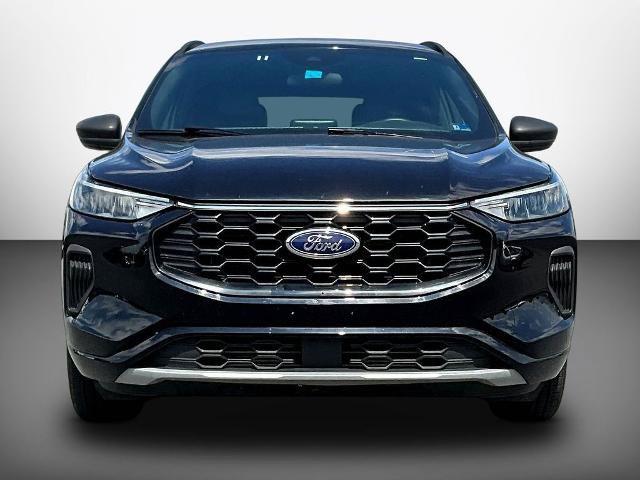 Certified 2024 Ford Escape ST-Line AWD/4WD image 2