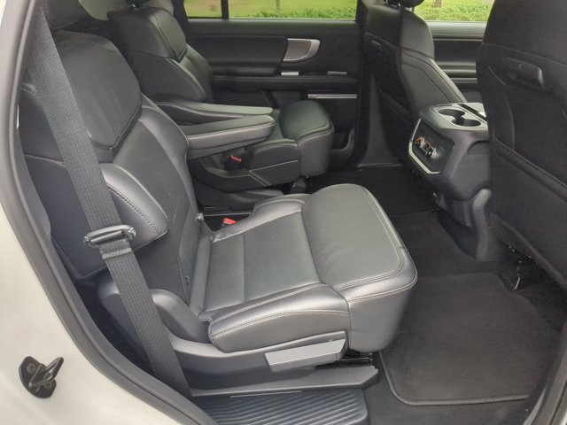 Certified 2025 Ford Expedition Platinum w/ Driver's Package AWD/4WD image 36