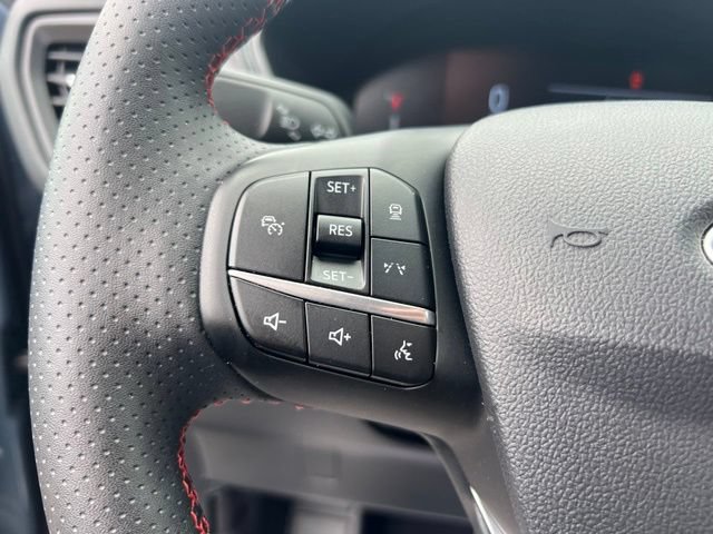 Certified 2024 Ford Escape ST-Line w/ Tech Pack #1 AWD/4WD image 9