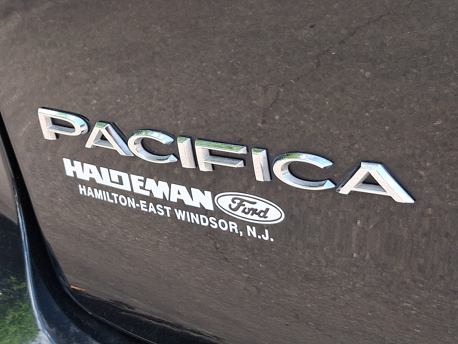 Used 2023 Chrysler Pacifica Touring-L FWD image 28