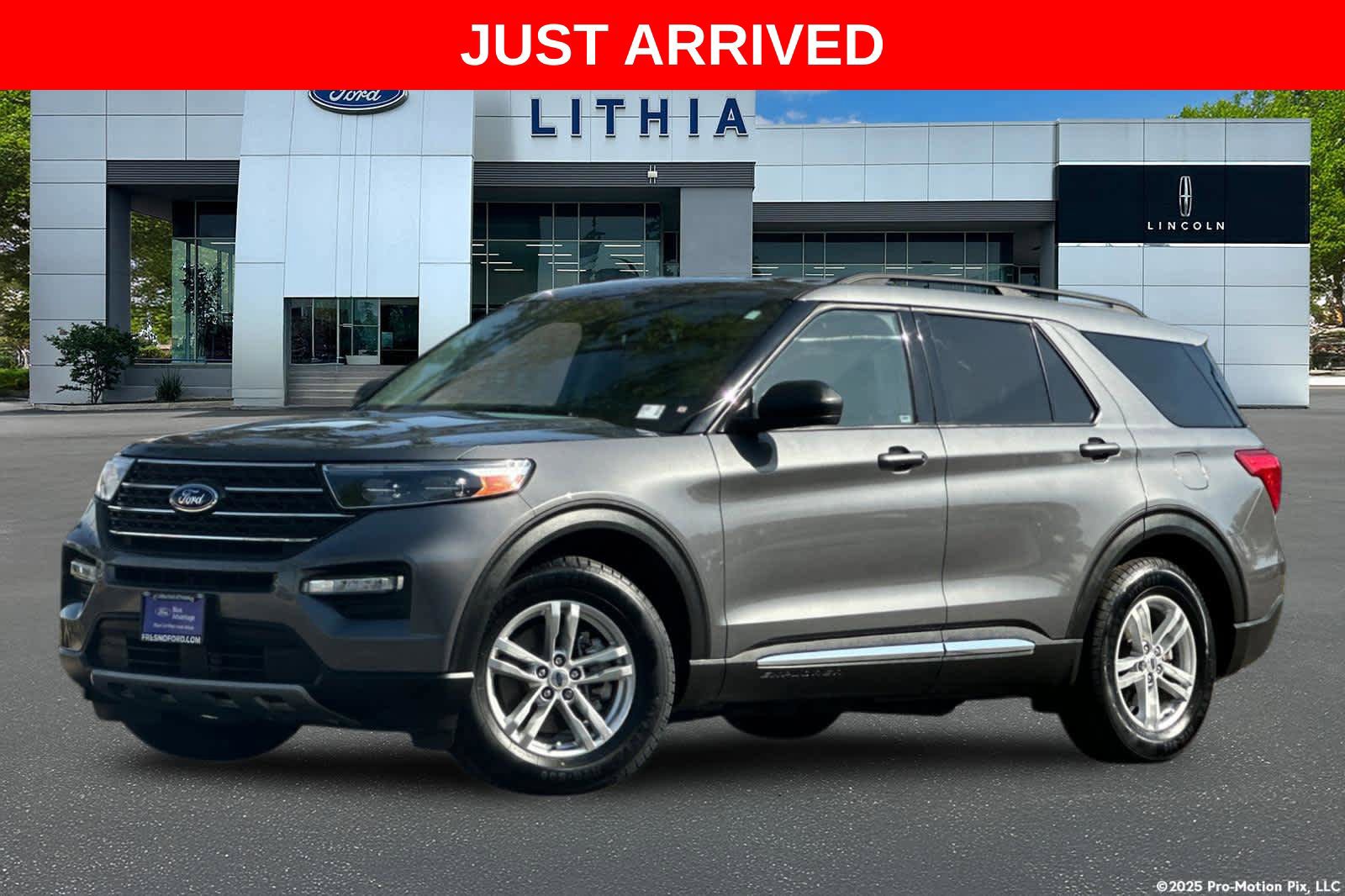 Certified 2022 Ford Explorer XLT w/ Equipment Group 202A RWD image 1