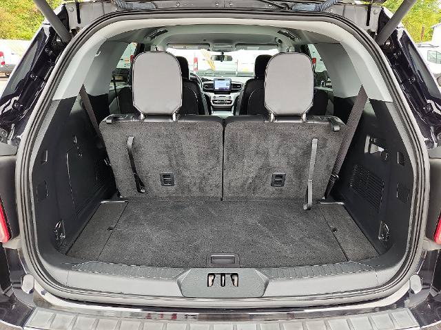 Certified 2023 Ford Explorer XLT w/ Equipment Group 202A AWD/4WD image 29