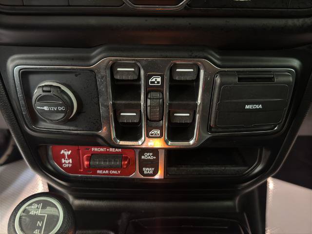 Used 2022 Jeep Gladiator Rubicon w/ Cold Weather Group AWD/4WD image 23