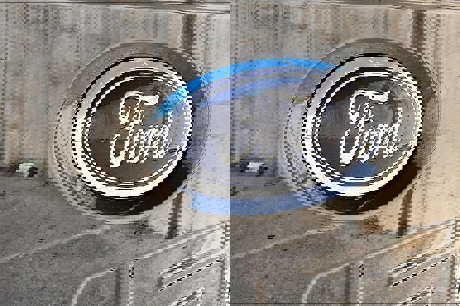 Certified 2022 Ford F150 XLT w/ Equipment Group 302A High image 31