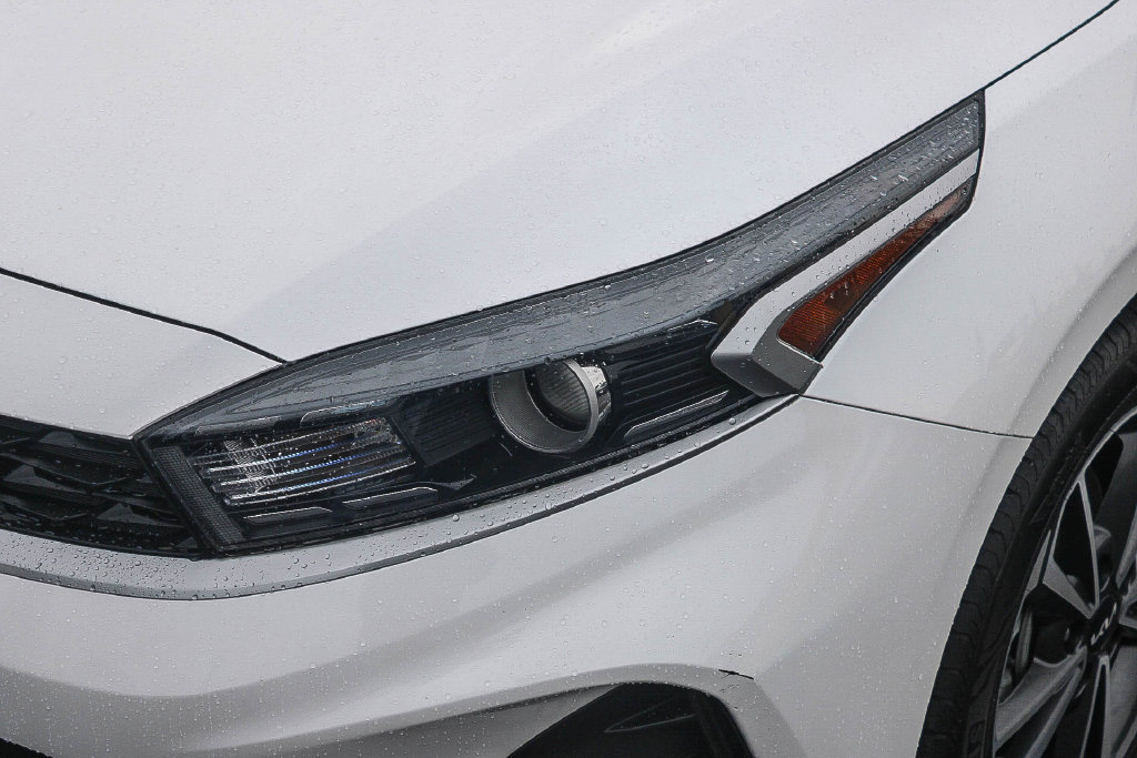 Used 2022 Kia Forte LXS FWD image 13
