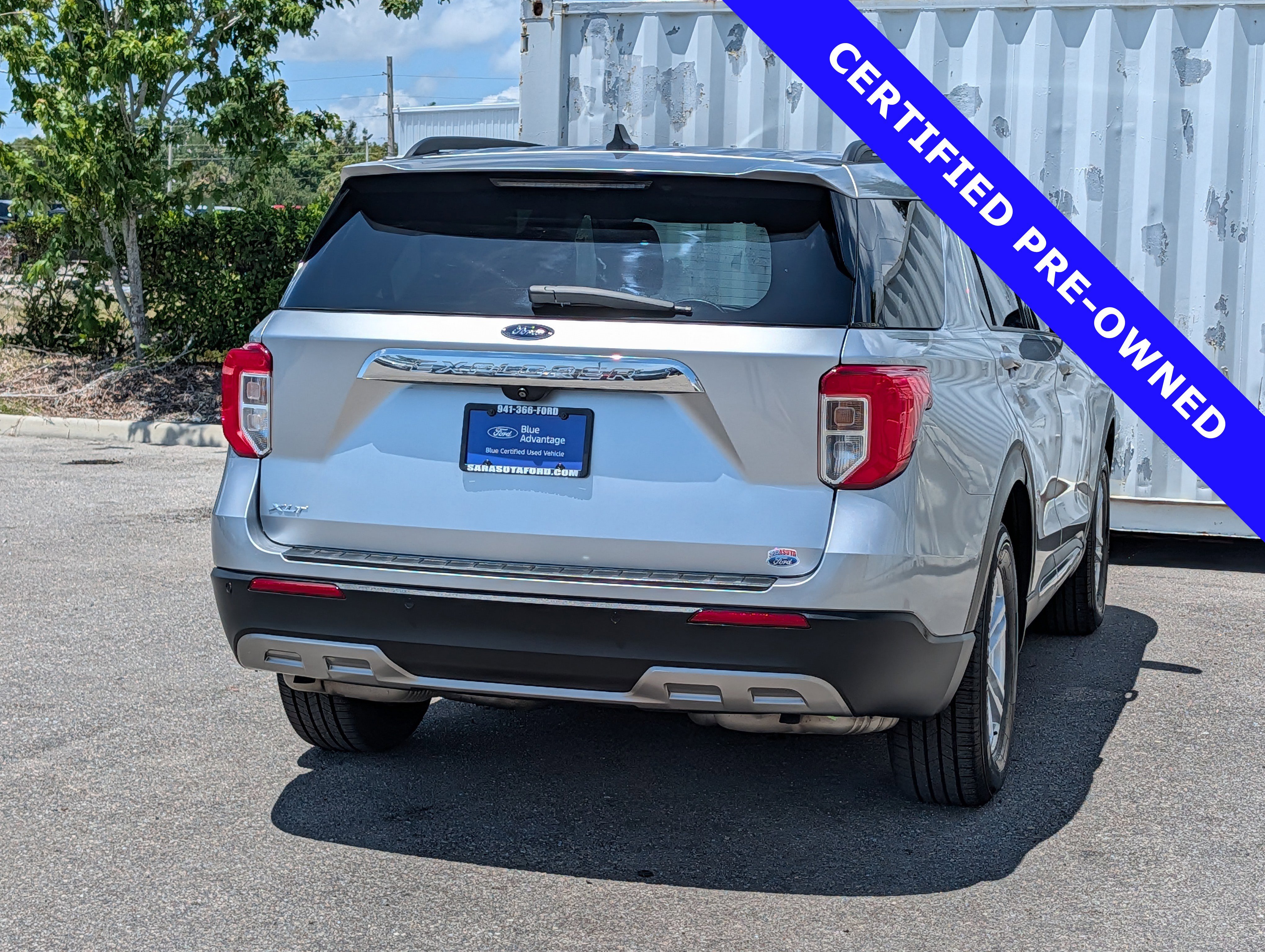 Certified 2021 Ford Explorer XLT w/ Equipment Group 202A RWD image 4