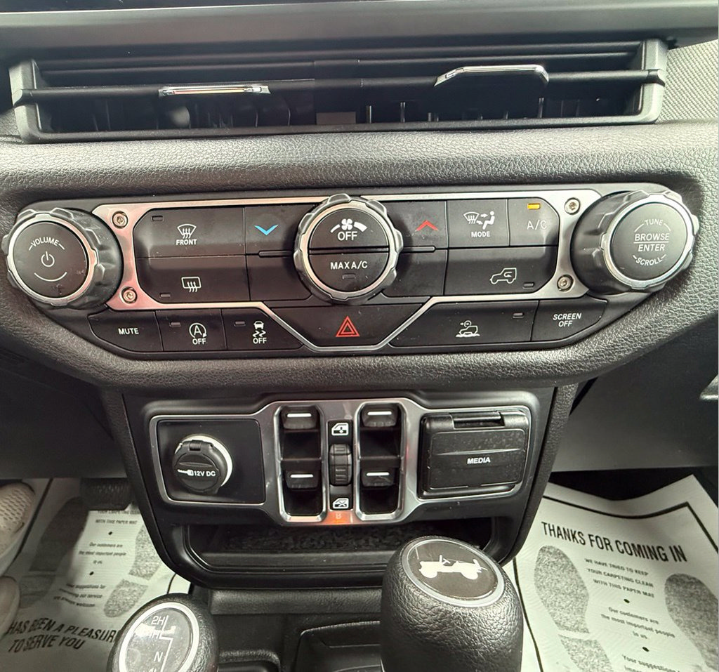 Used 2024 Jeep Wrangler Unlimited Sport AWD/4WD image 22