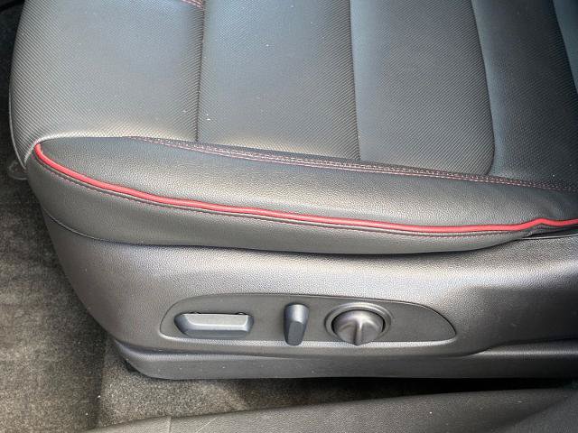 Used 2024 Chevrolet TrailBlazer RS w/ Driver Confidence Package FWD image 16
