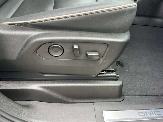 Used 2024 GMC Yukon SLT image 26