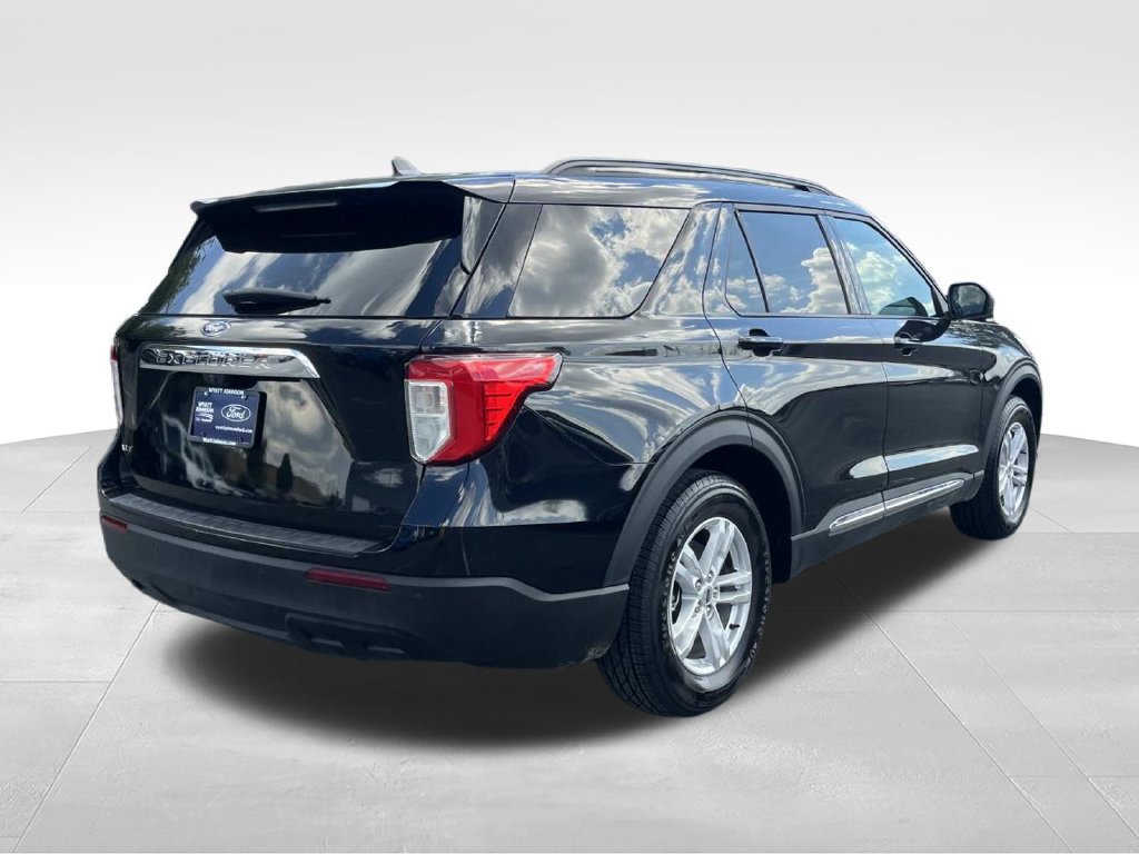 Certified 2022 Ford Explorer XLT RWD image 3