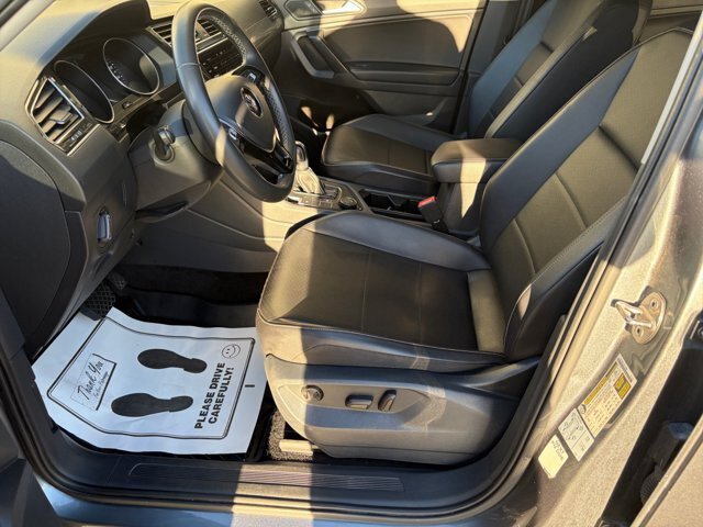 Used 2021 Volkswagen Tiguan SE AWD/4WD image 14
